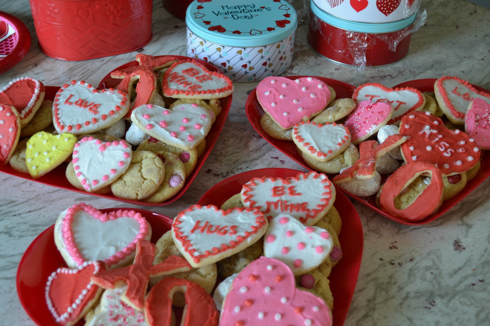 valentine's day treats, decorated valentine cookies