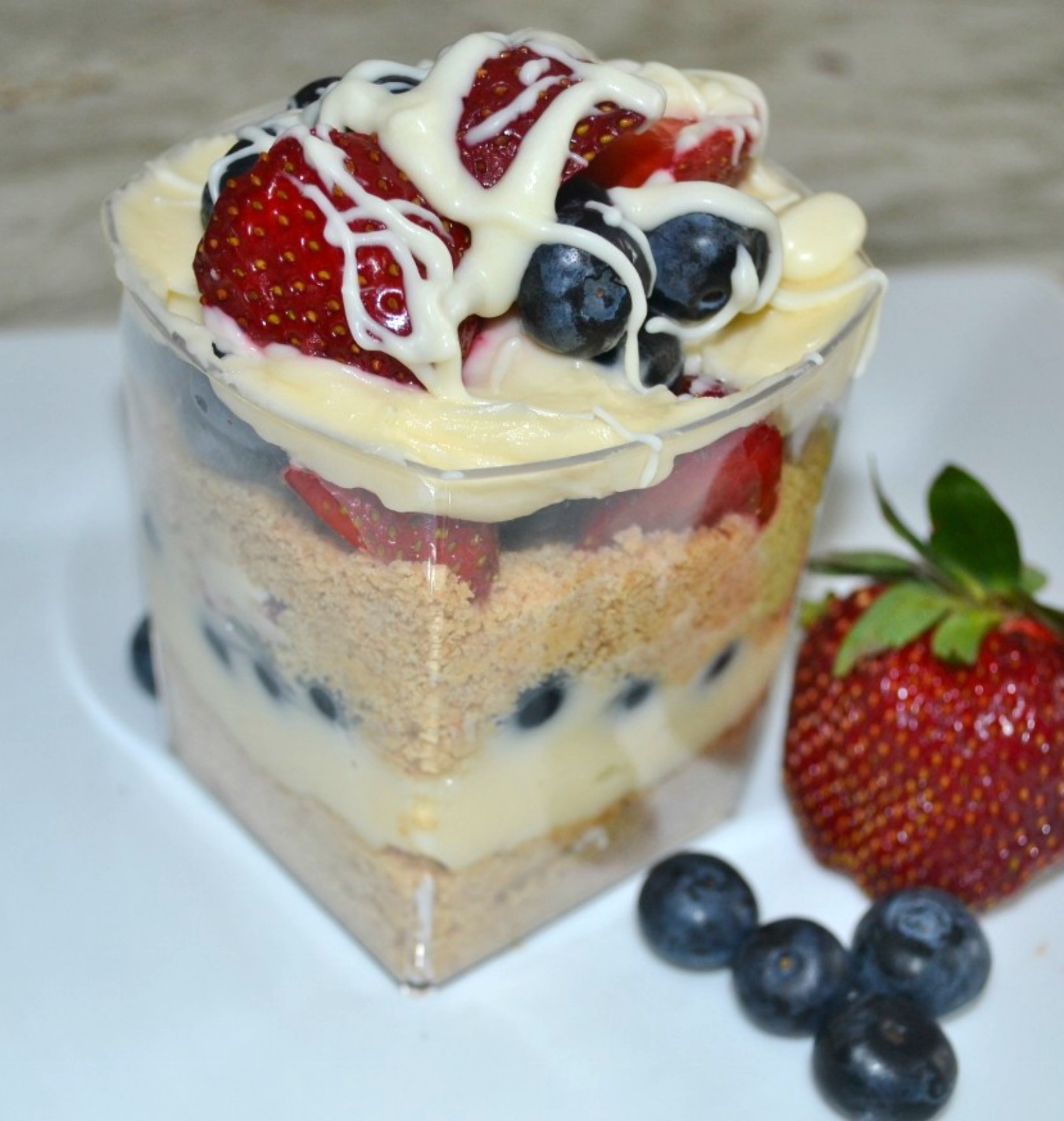 parfait, fruit, mascarpone cheese