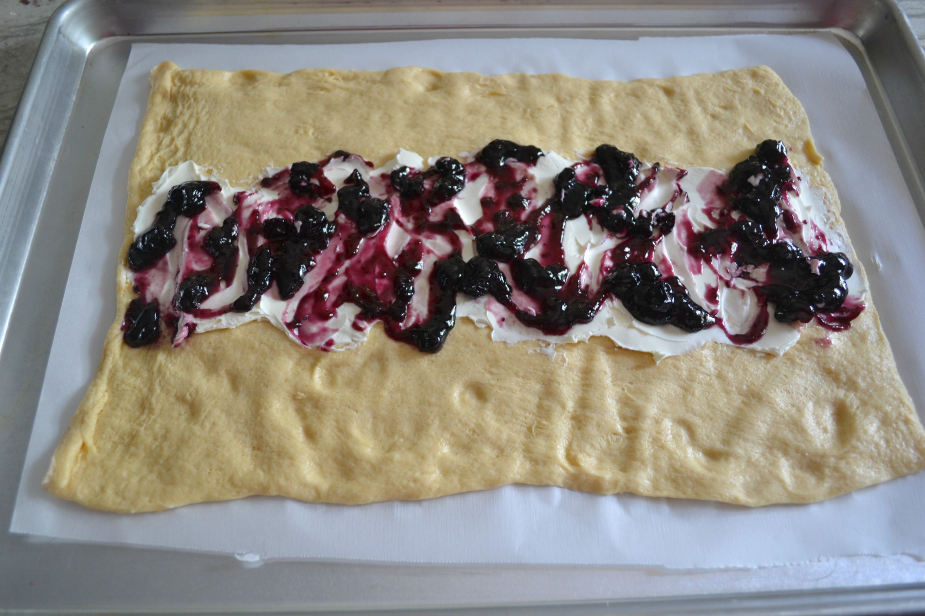 breakfast braid, blueberries, pillsbury