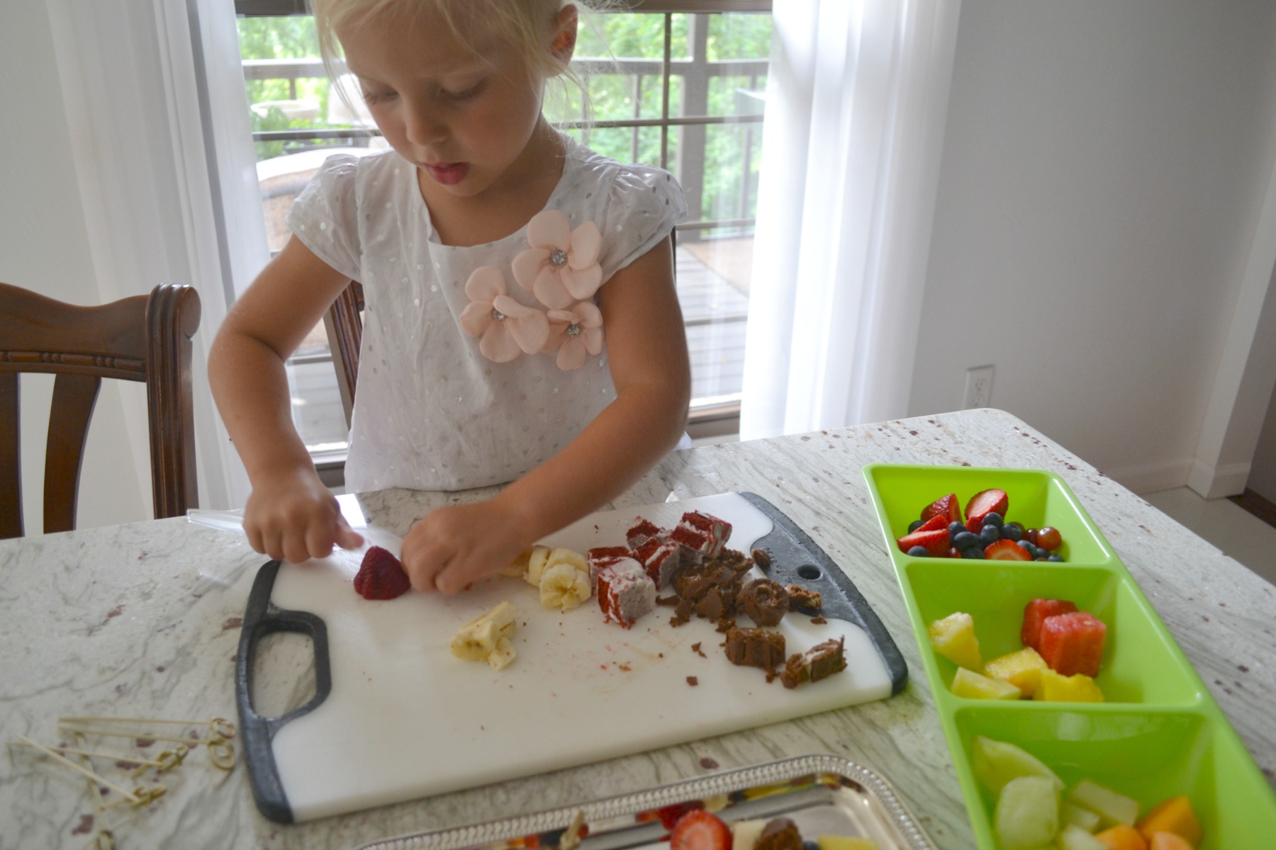 kids cooking, dessert kabobs