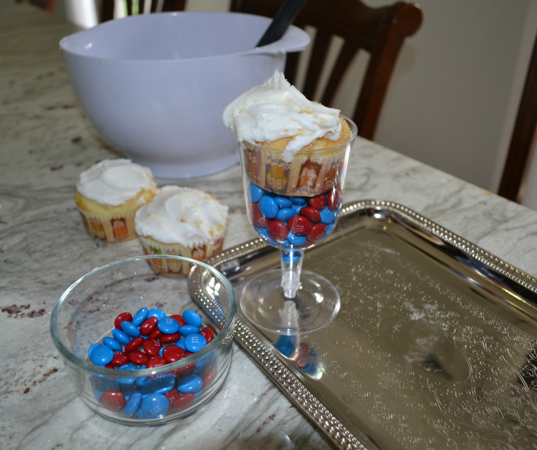 frosting cupcakes, kids cooking