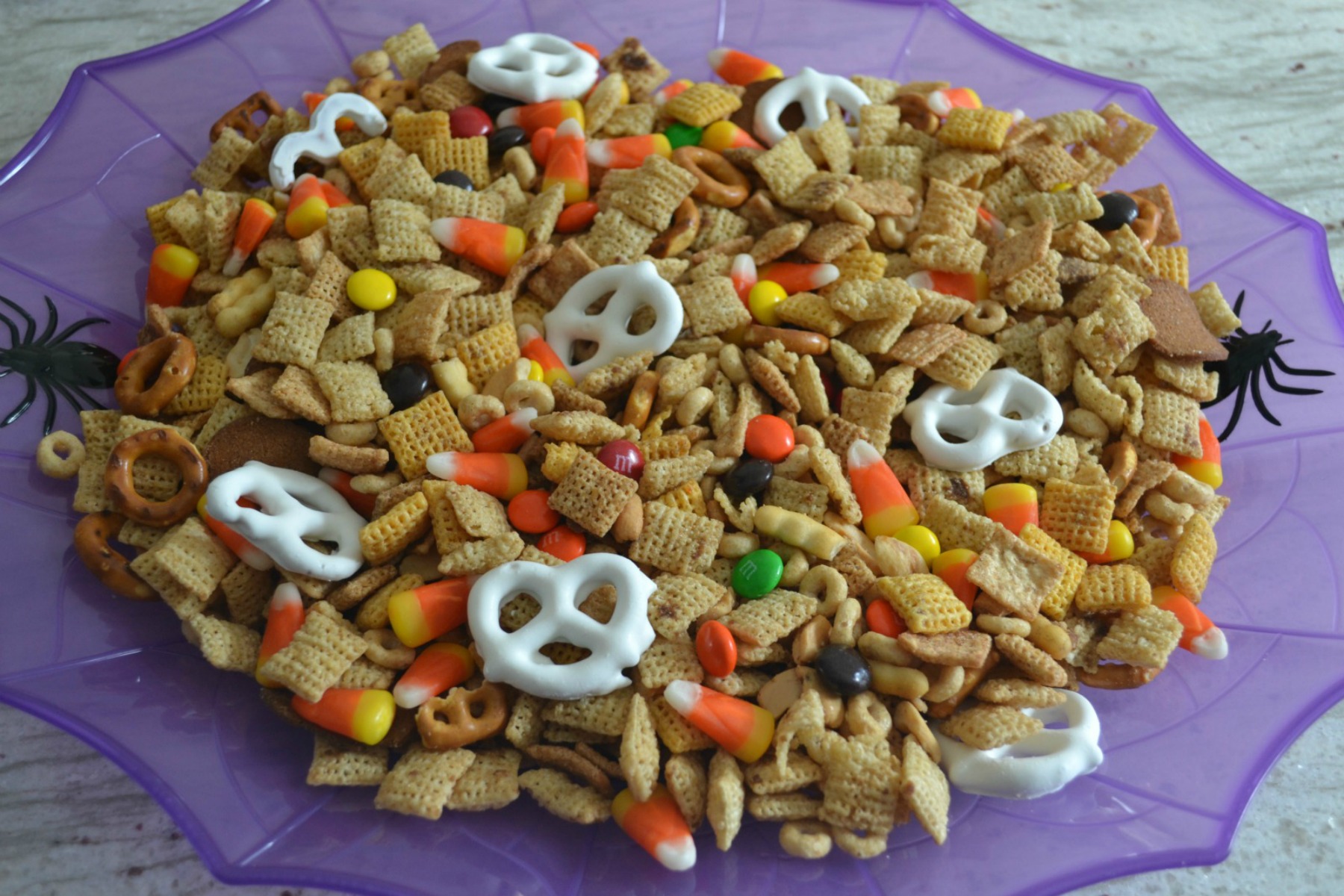 halloween party, chex mix