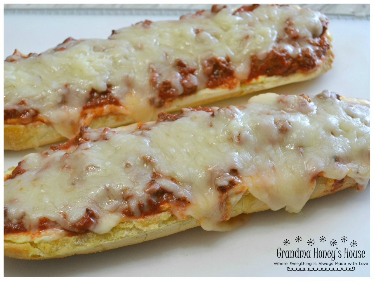 A crispy garlic bread lasagne appetizer. 