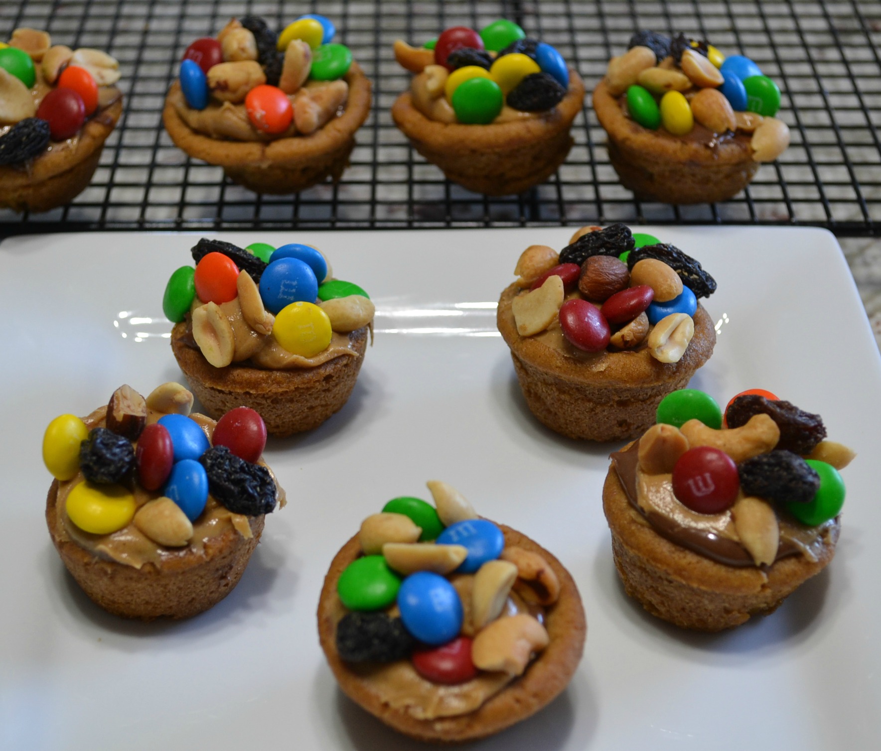 A quick and easy cookie cup with only 4 ingredients. Peanut butter and chocolate, yum!