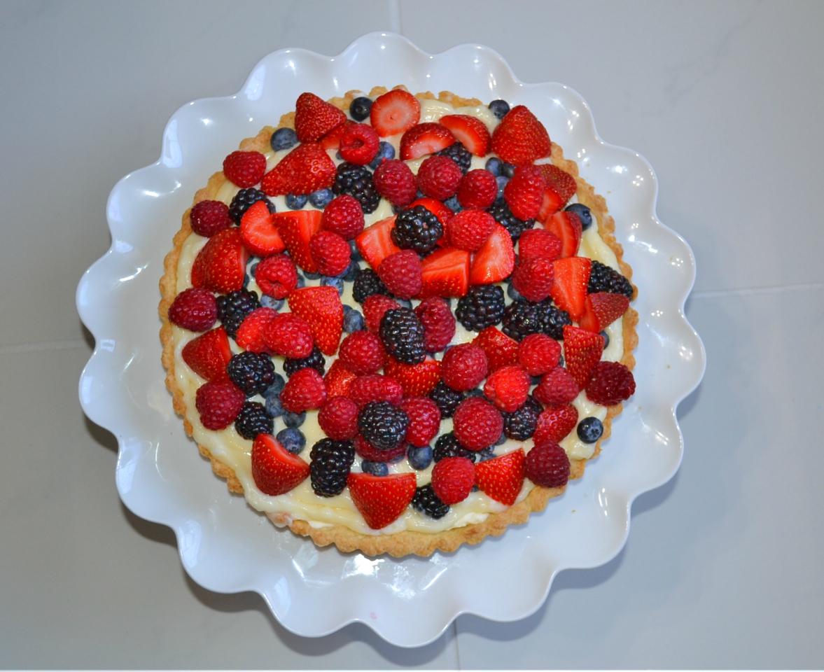 A refreshing berries & cream tart made with Stevia Blend