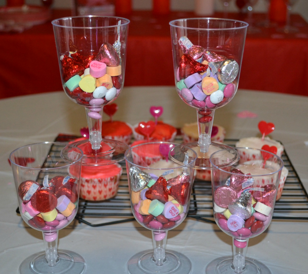 Valentine;s Day tips and treats for your children or grandchildren.