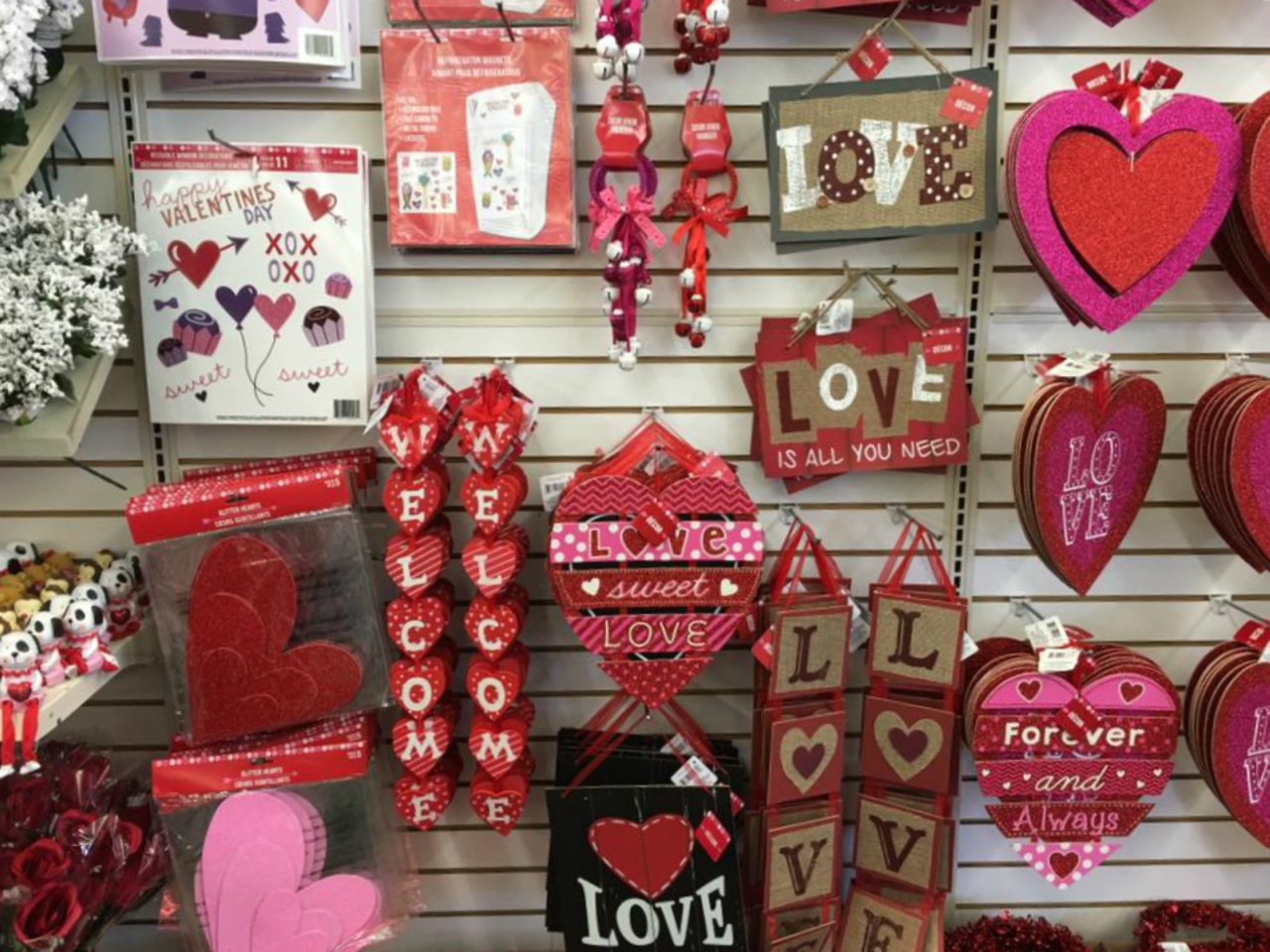 Valentine;s Day tips and treats for your children or grandchildren.