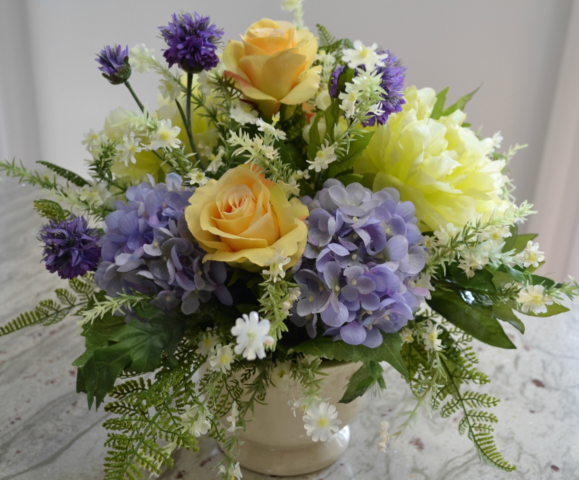 Review of a beautiful arrangement of colorful, silk flowers from Commercial Silk Int'l.