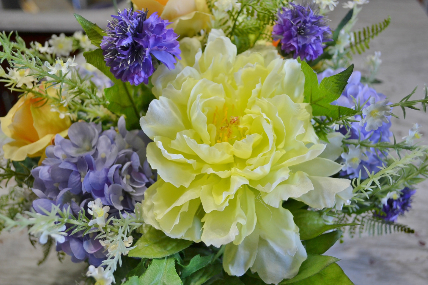 Review of a beautiful arrangement of colorful, silk flowers from Commercial Silk Int'l.