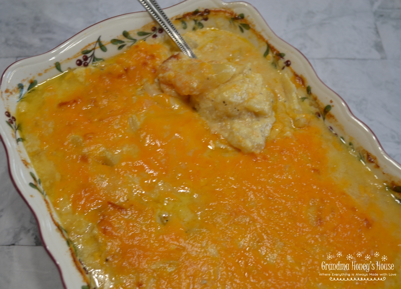 An Old Fashioned Scalloped Potato recipe packed with a rich creamy, cheesy sauce