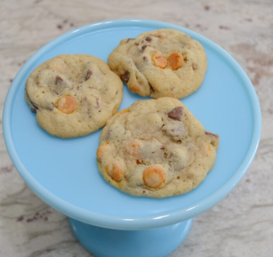 These Caramel Pecan Chocolate Chip Cookies are a basic chocolate chip recipe with the addition of caramel baking chips and pecan pieces. A soft center cookie with a toffee taste.