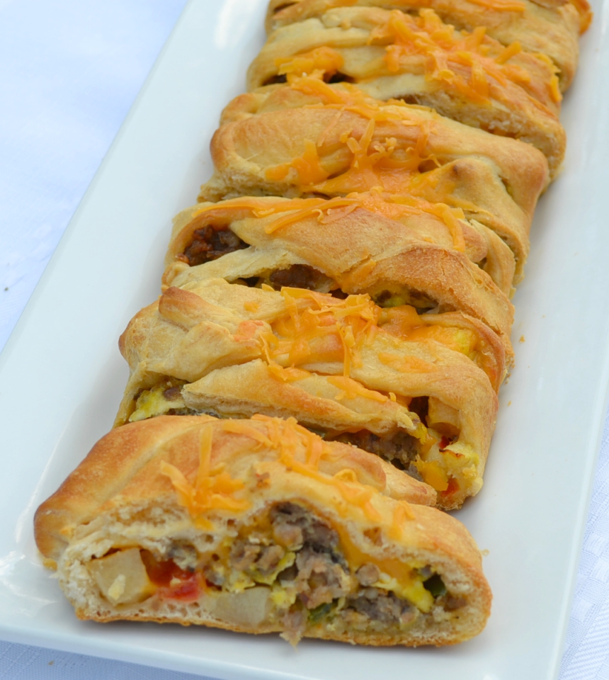 Sausage Apple Cheddar Brunch Braid is a breakfast filling wrapped up in a crescent dough and baked.