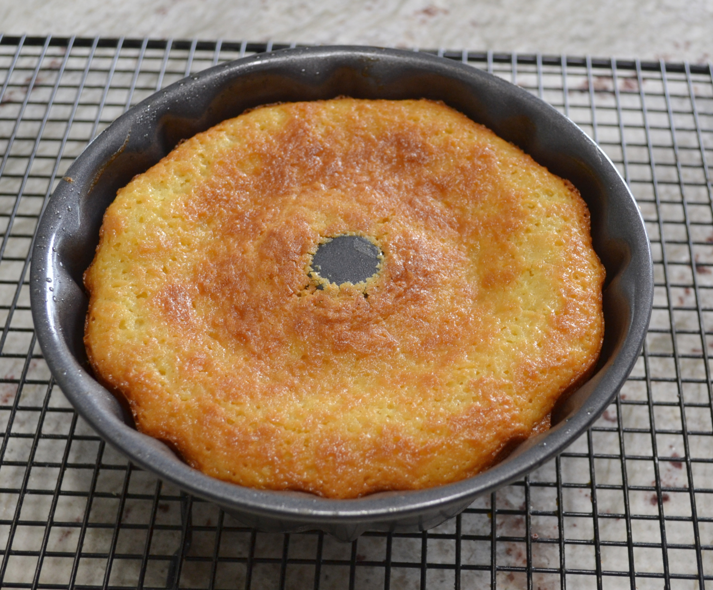 Slow Cooker Lemon Cake My little 6-cup bundt pan fits perfectly in my 6-Quart  slow cooker, so I'm having fun baking mini bundt cakes. If you're a Weight  Watcher who can get