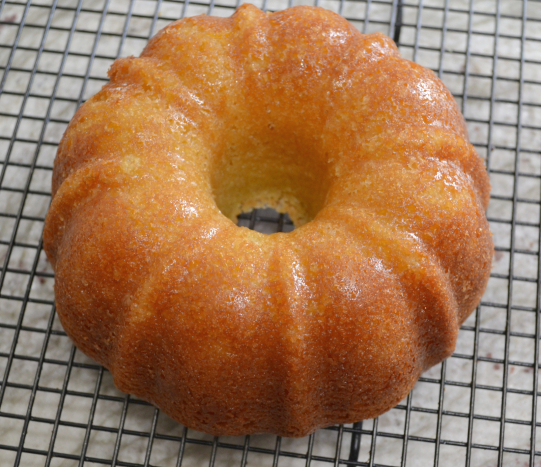 Lemon Sour Cream Mini Bundt Cakes - Positively Splendid {Crafts, Sewing,  Recipes and Home Decor}