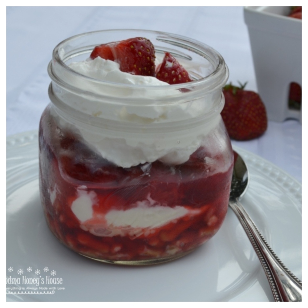 Strawberry Mascarpone Pretzel Salad in a Jar is a variation to the reto Strawberry Pretzel Salad that has been popular since the 1960's