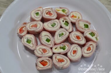 Ham and Cream Cheese Roll-ups, 3 ingredients, perfect for any party.