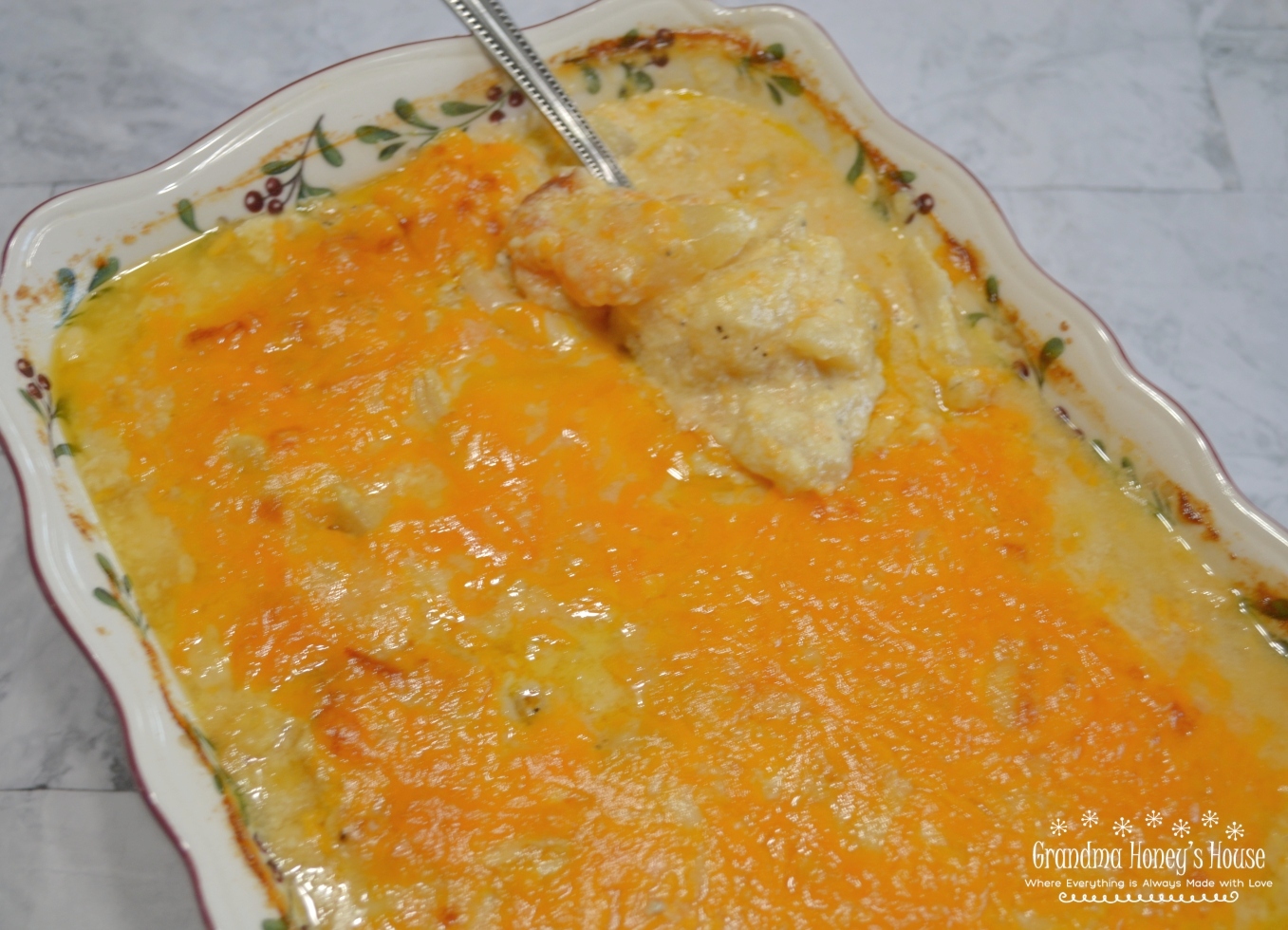 An Old Fashioned Scalloped Potato recipe packed with a rich creamy, cheesy sauce