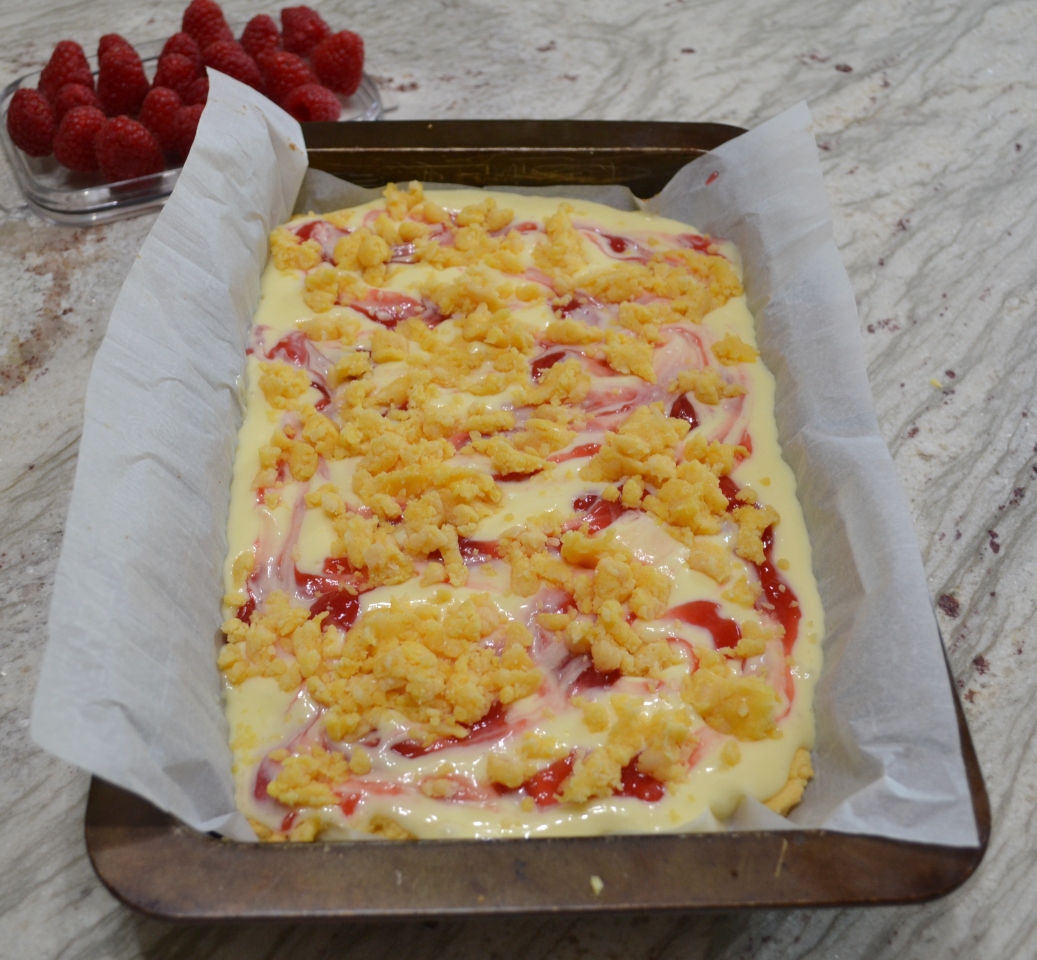 These Raspberry Lemon Cream Cheese Cake Bars are the perfect spring or summertime dessert.