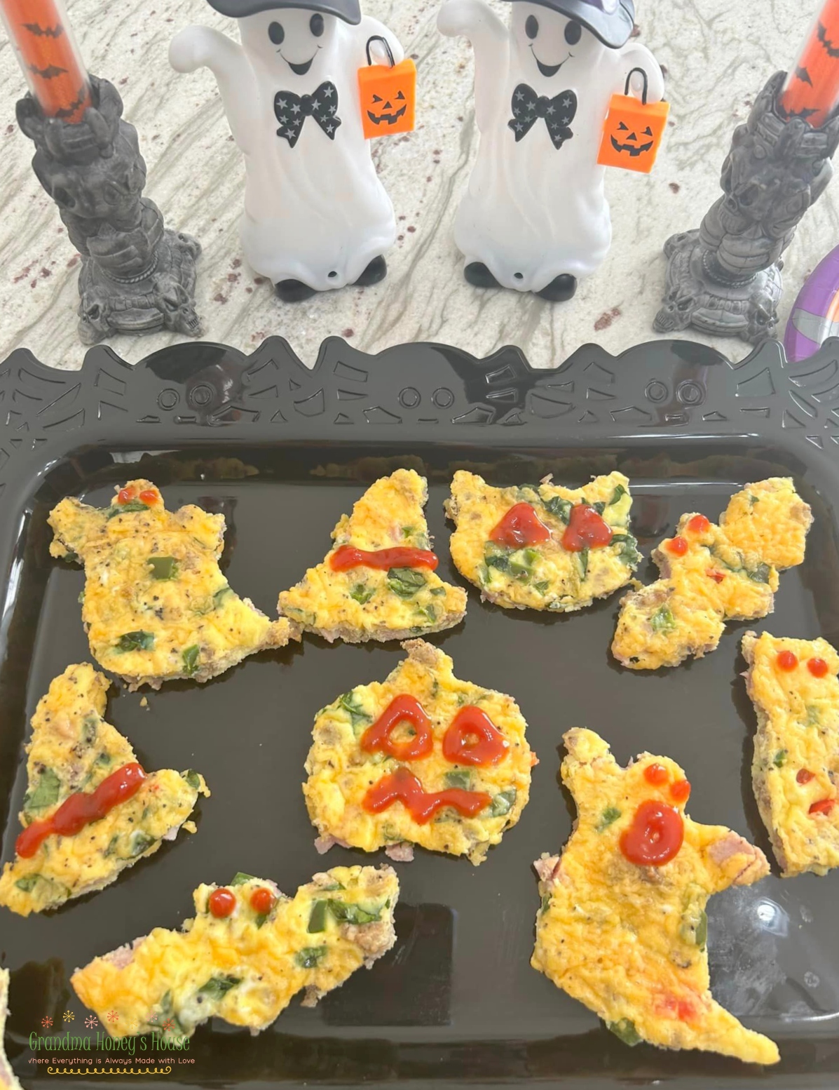 These cute little Halloween Breakfast Bites are such a fun way to start your day during "spooky season"